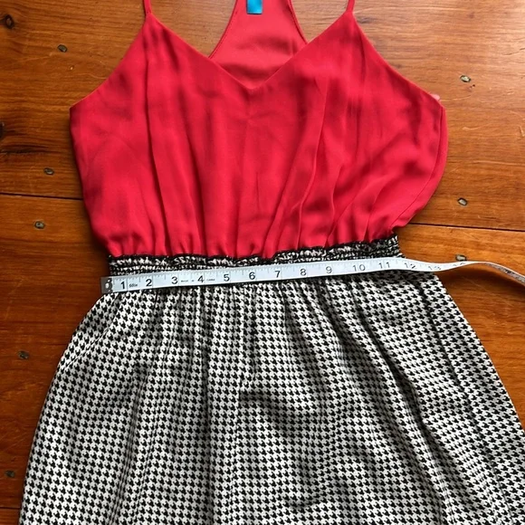 Buttons Dress - Picture 8 of 10